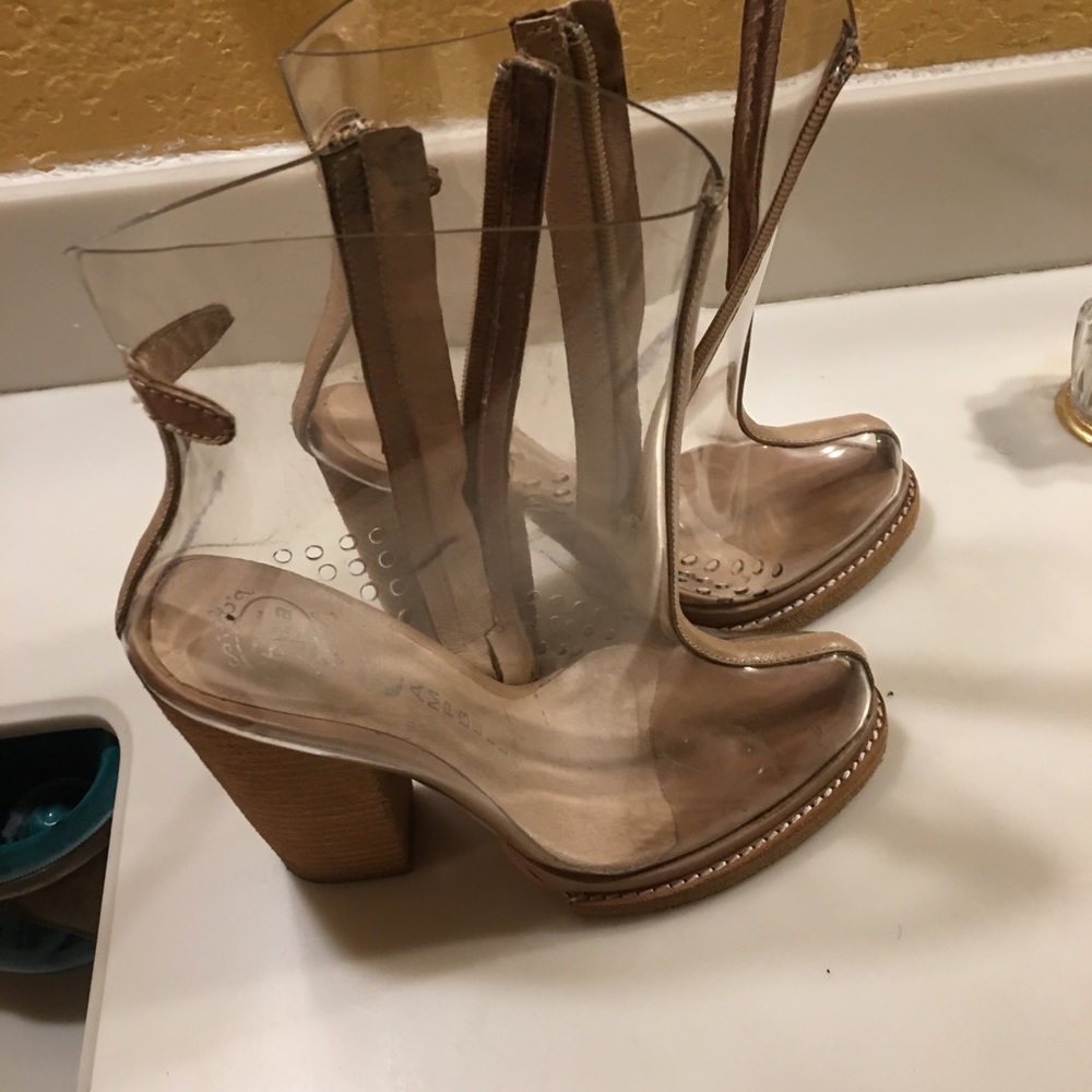 Jeffrey Campbell hot shoe!